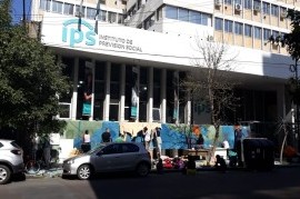 El Gobierno bonaerense anunció un bono y un aumento en el importe de las jubilaciones
