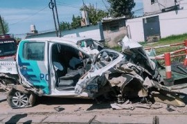 Pilar: dos policías bonaerenses se salvaron de milagro tras el choque de su camioneta con un tren