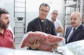 El Arzobispo de La Plata visitó la planta de alimentos deshidratados de la UNLP