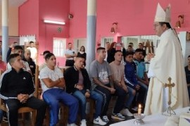 En la previa a las Pascuas, el Arzobispo de La Plata visitó la cárcel de Magdalena