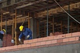 Empresarios, profesionales y comerciantes de La Plata reclaman por la continuidad de obras privadas