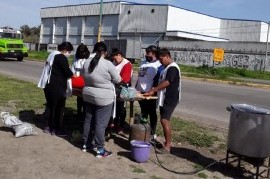 Ollas Populares en La Plata: fuerte despliegue de la CTA Autónoma en la localidad de Abasto