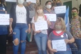 Nueva protesta frente a la sede de IOMA de acompañantes terapéuticas y cuidadoras domiciliarias