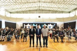 Pilar: Insaurralde, Berni y el intendente Achával, en la inscripción de aspirantes a la Policía
