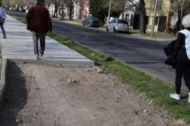 La Plata: Un relevamiento vecinal comprobó daños con cemento en la rambla de las Avenidas 32 y 532