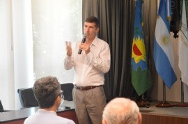 El economista Gustavo Neffa analizó el rumbo económico hacia 2026