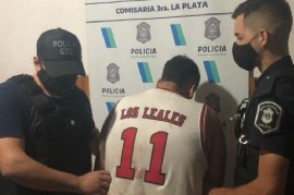 La Plata: cuando llevaban detenido a peligroso delincuente, dos cómplices quisieron "rescatarlo"