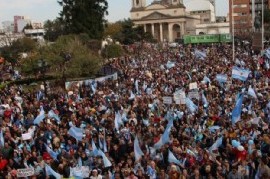 Convocatoria vía redes por el cumple de Vidal: respaldo en su ciudad, Morón, y tibio en Gobernación