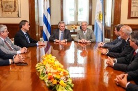 En Uruguay, Alberto Fernández dijo que con dicho país "estamos obligados a tener el mejor vínculo"