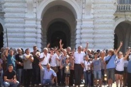 La Plata: acto de repudio frente a la Municipalidad "a cuatro años de la represión de Julio Garro"