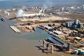 Bahía Blanca: considerarán "almacenaje flotante" a buques con petróleo fondeado frente a su Puerto