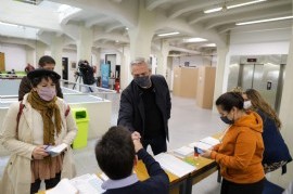 PASO 2021: el presidente Fernández ya votó en la sede de la Universidad Católica Argentina