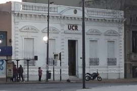 En medio de homenajes por el 10° aniversario de la muerte de Alfonsín, la UCR muestra diferencias