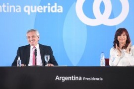La dupla Fernández-Fernández de Kirchner se mostró en Casa Rosada para presentar un proyecto de ley