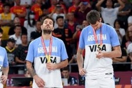 Es noticia: una Selección Argentina perdió una final y sus jugadores no se quitaron las medallas