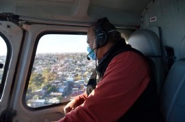 Villa Azul: el ministro Sergio Berni continuó supervisando los trabajos de aislamiento sanitario