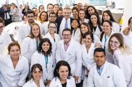 Escobar: el presidente Fernández estuvo en la inauguración de una planta de medicamentos biológicos