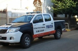 Tres policías comunales detenidos: los acusan de robar mercadería de dos camiones que habían chocado