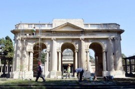 Ex director del Teatro Argentino de La Plata asegura que el Teatro del Lago es de la Provincia