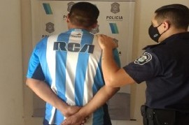 Un parrillero amenazó con una cuchilla a personal de Control Urbano de La Plata y terminó preso