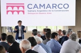 Día de la Construcción: Kicillof dijo que "hay que discutir recursos porque hay obras que defender"