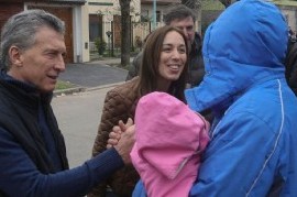 El presidente Macri y la gobernadora Vidal volvieron a "timbrear" juntos: esta vez, fue en Luján