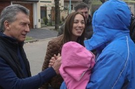 El presidente Macri y la gobernadora Vidal volvieron a "timbrear" juntos: esta vez, fue en Luján
