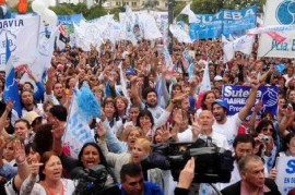 Los docentes no quieren aumentos por decreto, los quieren a través de paritarias