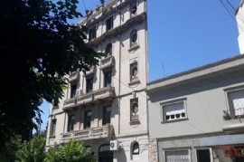 Todo depende de cómo se lo mire: en La Plata, un edificio parece tener una fachada de escenografía