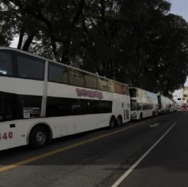 Reforzaron con micros las líneas de trenes Roca, Sarmiento y San Martín para el regreso de pasajeros