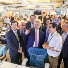 El presidente Fernández visitó la nueva sede de Accenture, la empresa de servicios tecnológicos