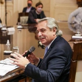 El presidente Fernández se reunió con empresarios de autopartes y luego con agroindustriales