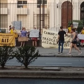 La Plata: víctimas de la inundación de 2013 recorrieron el centro con el lema PLAN DE EVACUACIÓN YA
