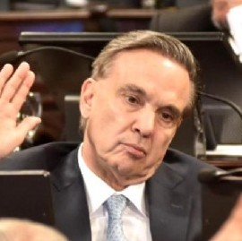 Pichetto: "En un país serio, los extranjeros que provocan incidentes en un Congreso, son deportados"