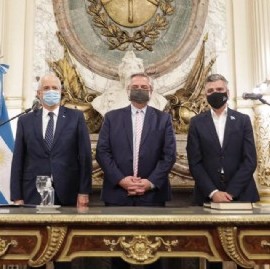 El presidente les tomó juramento a los nuevos ministros Jorge Taiana y Juan Zabaleta