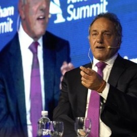 Scioli insiste con las PASO: pide que la gente decida con su voto quién será candidato del FDT