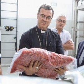 El Arzobispo de La Plata visitó la planta de alimentos deshidratados de la UNLP