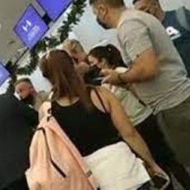 Quisieron impedir embarcar en un vuelo de Flybondi a pasajeros vacunados con Sputnik-V