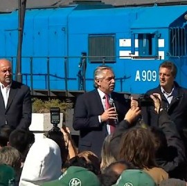 En Santa Fe y tras acompañar al presidente en un acto, Sergio Massa fue insultado por unas mujeres