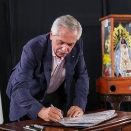 Por un dolor lumbar agudo, el presidente Alberto Fernández fue llevado al Sanatorio Otamendi